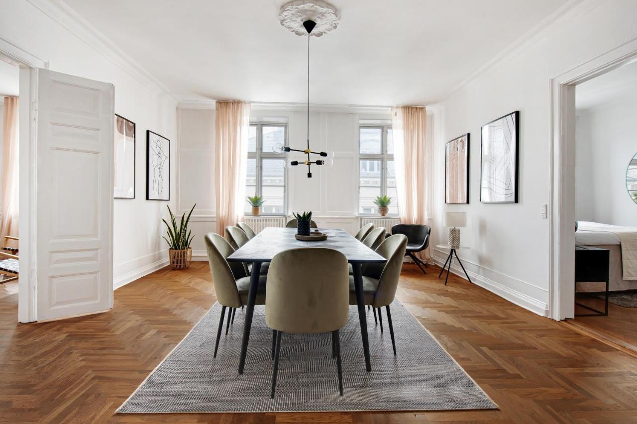 Sanders Square - Spacious Six-Bedroom Apartment Near Amalienborg København Eksteriør bilde